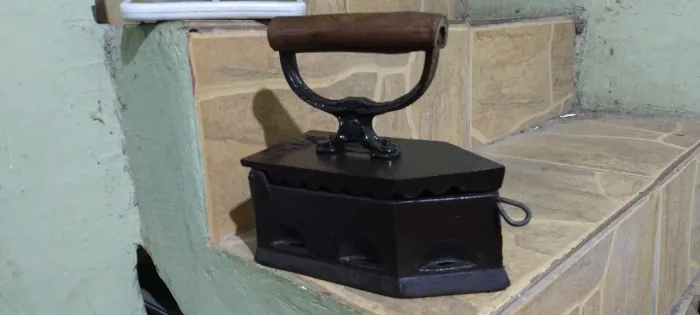 Ferro a brasa antiguidade 