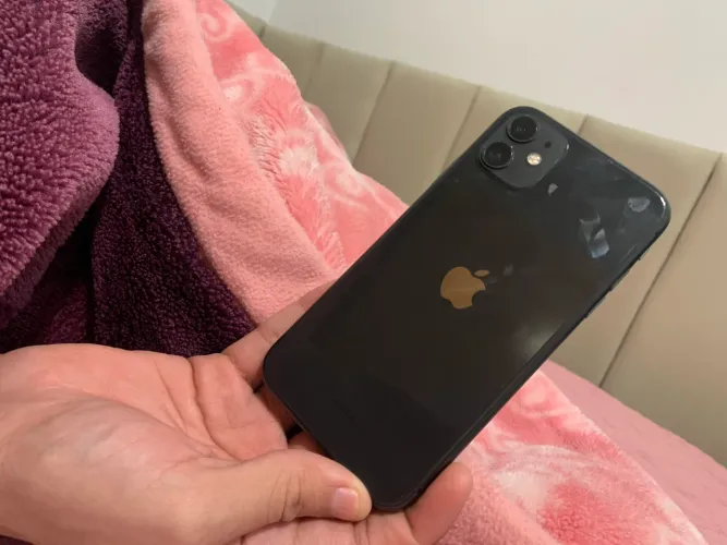iPhone 11