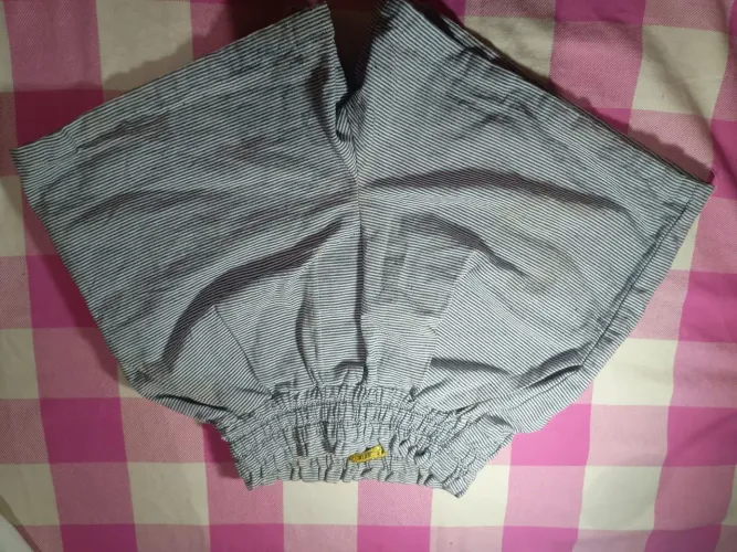 Short Cinza