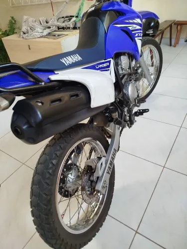 Lander muito nova, baixo km 