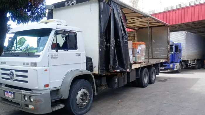 Vendo baú sider 8,5 metros 2,55 largura capacidade 16 pbr