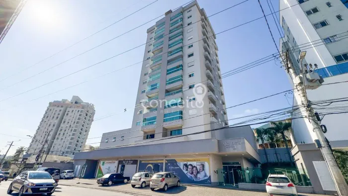 Apartamento Semimobiliado com 3 Dormitórios sendo 1 Suíte na Velha!
