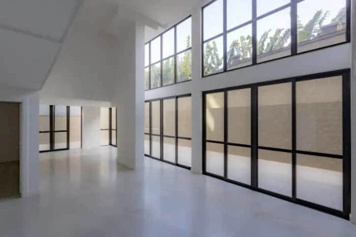 APTO DIFERENCIADO DUPLEX NA PRAIA BRAVA 4SUÍTES, 6BWC, 3VG, LAZER COMPL. EXC. LOCALIZAÇÃO