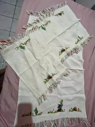 Kit 4 toalhas decoradas a mão