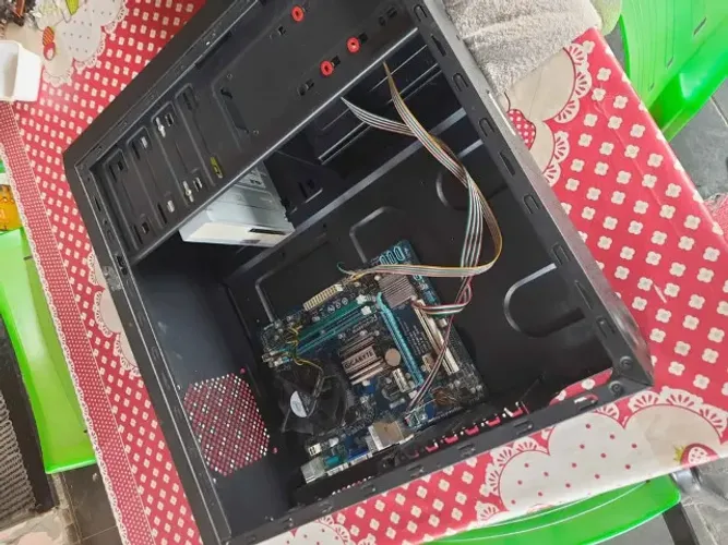 kit core2quad q9400/4gb de ram ddr3 e gabinete