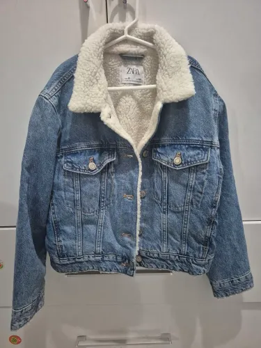 Jaqueta jeans peluciada Zara