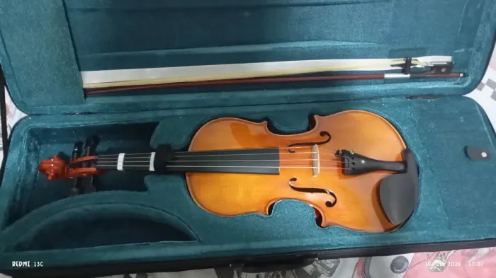 Violino para iniciantes em ótimo estado.