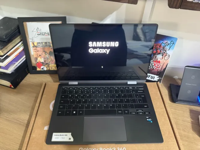 Samsung Galaxy Book3 360 Intel i5 16GB RAM 512GB SSD Tela Touch 13.3" AMOLED (Grafite)