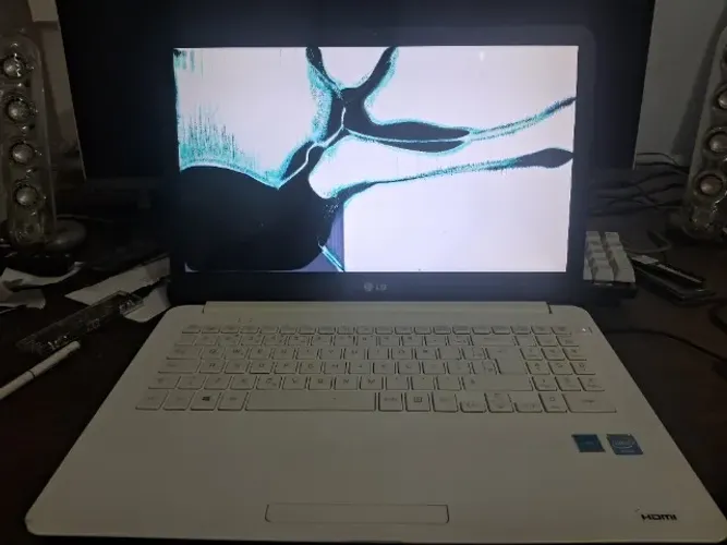 Notebook Ultrafino LG modelo LG15U34 (Tela Quebrada)