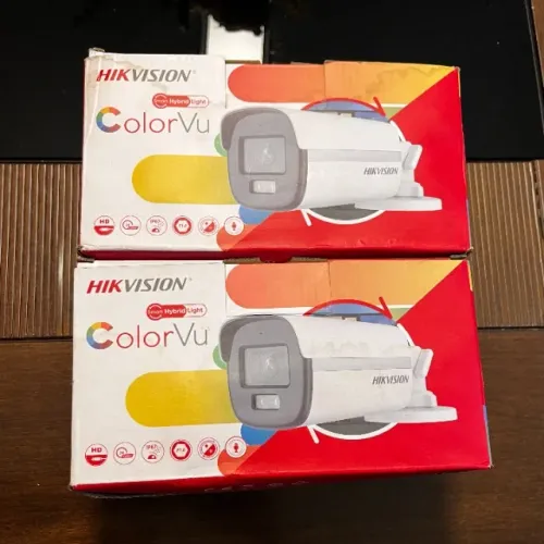 (Somente tirado da caixa) 2x câmeras Hikvision ColorVu (Smart Hybrid Light)