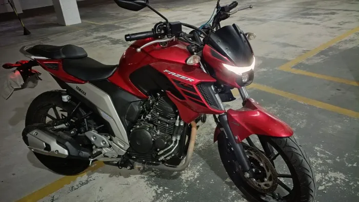 FAZER 250 Vermelha FLEX 2023