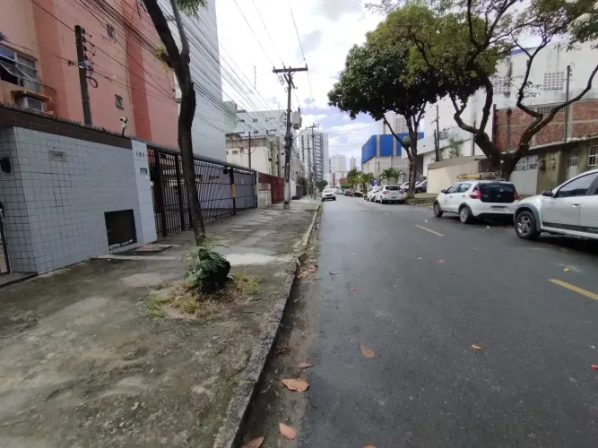 Imóvel para aluguel possui 70 metros quadrados com 2 quartos em Boa Viagem - Recife - PE