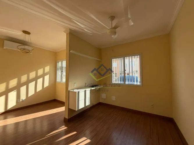 Sobrado com 3 Quartos para alugar, 80 m² por R$ 4.236/mês - Jardim dos Ipês - Suzano/SP