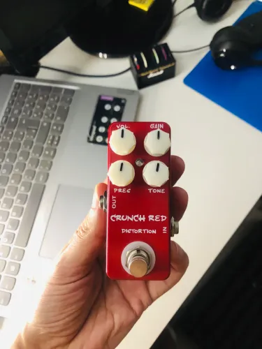 Crunch Red | Distortion