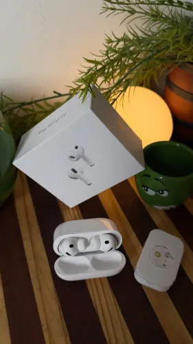Apple AirPods Pro 3 com estojo e caixa (738)