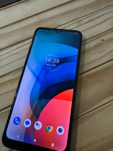 Motorola Moto E7 64GB - Desbloqueado e em ótimo estado