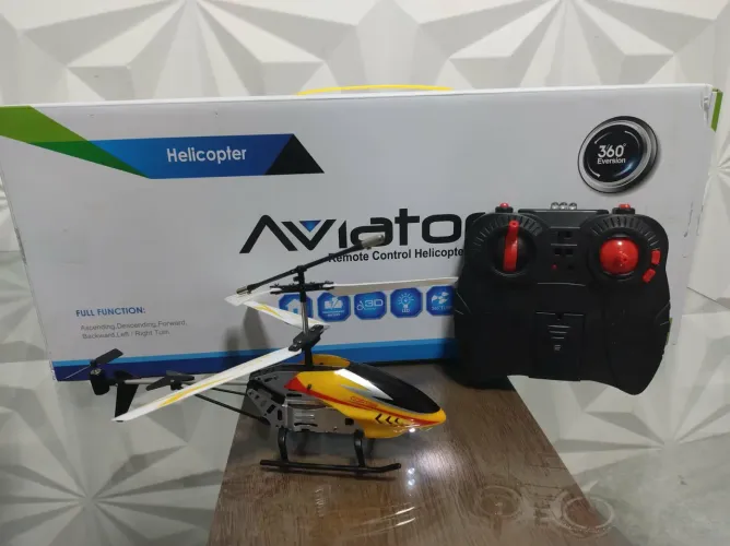 Helicóptero controle remoto a bateria novo