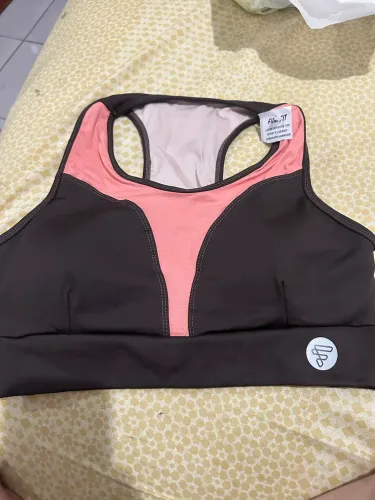 Roupa de academia fina fit