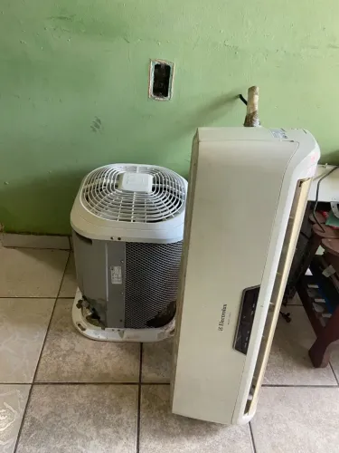 Vendo Ar-condicionado 9 mil btus, eletrolux