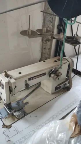 Máquina costura ombro a ombro