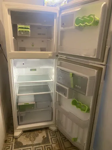  Vendo geladeira funcionando perfeitamente 