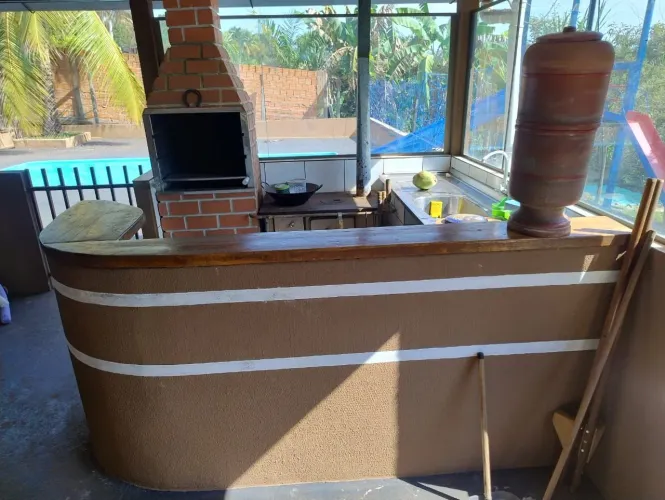 Vendo Chácara pronta para morar ou alugar, com móveis inclusos. Contato * Ron
