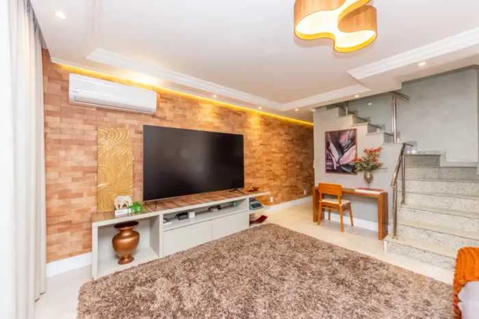 Sobrado para venda em Rudge Ramos com 2 quartos, sendo 1 suíte, 206m²