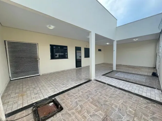 Belissima casa, proximo a jatuarana, proximo de tudo.