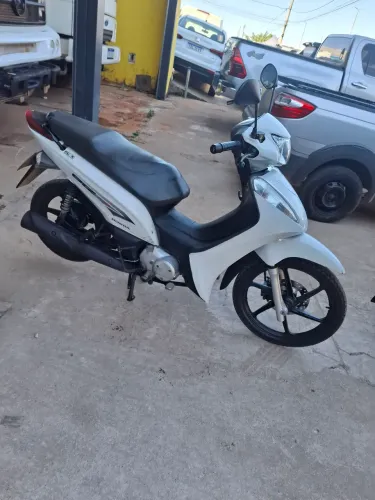 Vendo uma Biz 125 ex discouvery troca 2.013