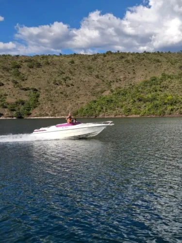 Lancha 23 pés - modelo Tycoon - motor volvo penta 275A 6cc