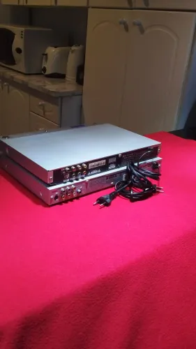 2 aparelhos de DVD