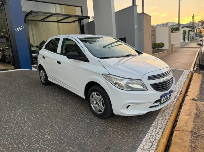 Chevrolet Onix 1.0 MPFI LS 8V Flex 4P Manual 2014
