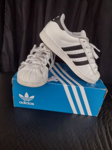 Tenis Adidas superstar infantil
