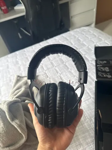 Fone de Ouvido Logitech g pro x c fio desgastado