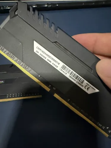 Memória Corsair Ddr4 Rgb 16gb 3000mhz