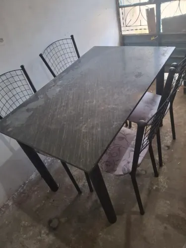 Mesa de mármore 4 cadeiras