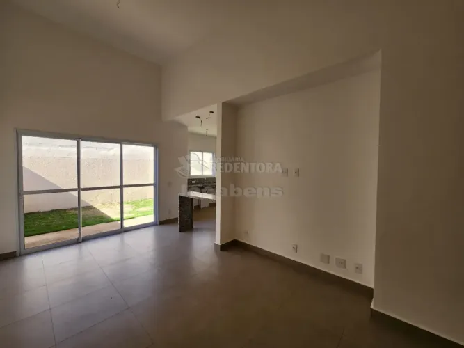 Raízes Imperial Casa com 02 dormitórios, 02 vagas de garagem.