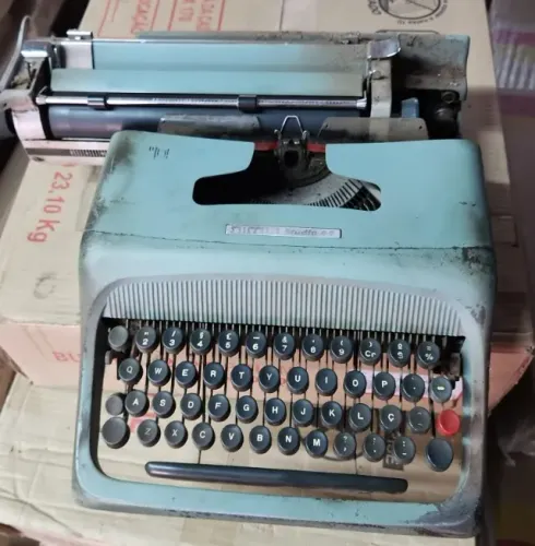 MÁQUINA DATILOGRAFIA OLIVETTI LINEA 88 E STUDIO 44
