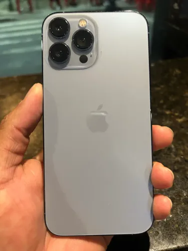 Vendo iPhone 13 Pro Max 256 Gb semi novo com 75% de saúde de bateria 