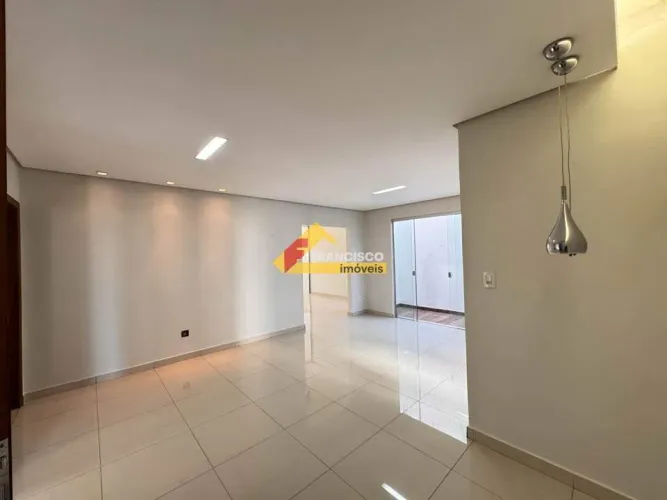 Casa para aluguel, 4 quartos, 1 suíte, 2 vagas, São Judas - Divinópolis/MG
