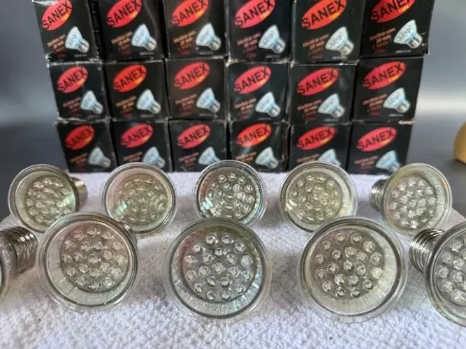 03 Lâmpadas Dicróica MARCA SANEX com 20 leds 1 Watts 230V