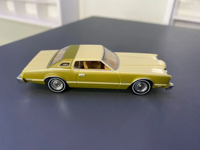 Miniatura Greenlight 1976 Ford Thunderbird Vintage Ad Cars 11- 39150 1:64 Loose Novo