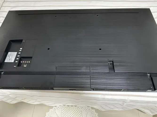 TV Samsung de 65 pol. Tela em curto. Ideal para técnicos, reposição de peças R$ 1.000,00