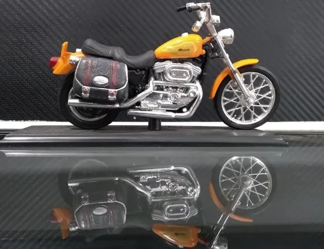 Miniatura Harley Davidson Sportster 883 escala 1:10