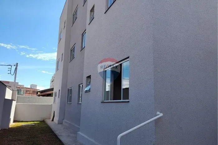 Apartamento à Venda - 2 Quartos - Jd. Bandeirantes