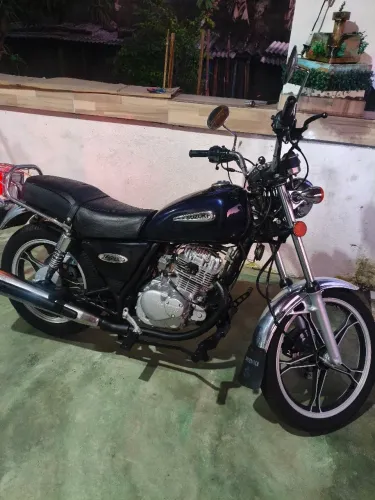 Suzuki Intruder