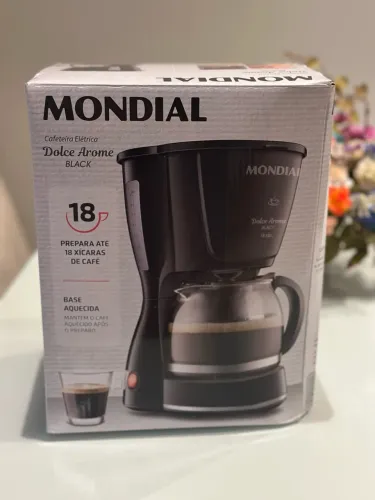 Cafeteira NOVA na caixa