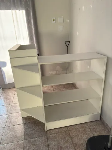 Balcão em L comercial