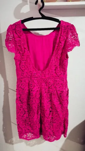 Vestido lindo de renda