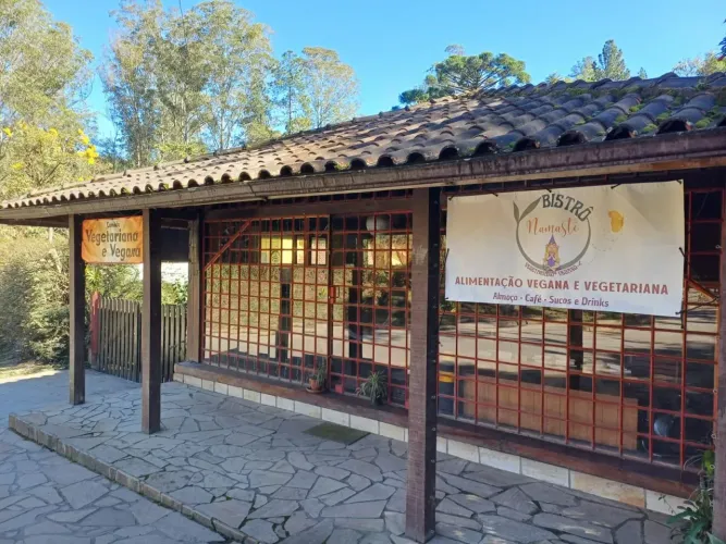 POUSADA + LOJA COMERCIAL À MARGEM DO RIO PRETO - MARINGÁ /RJ